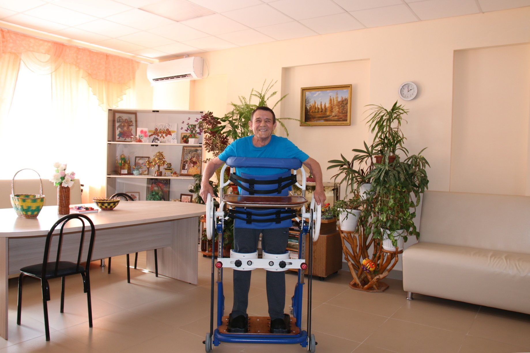 Мягкая мебель в холле